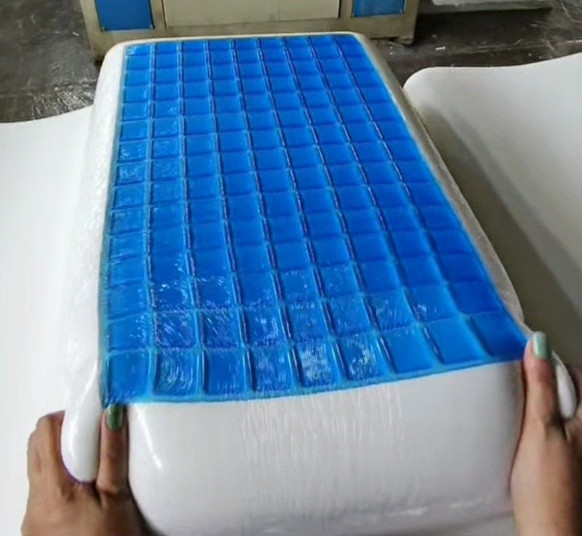 بالش طبی خنککننده مدل کلاسیک ژل دار آنیل